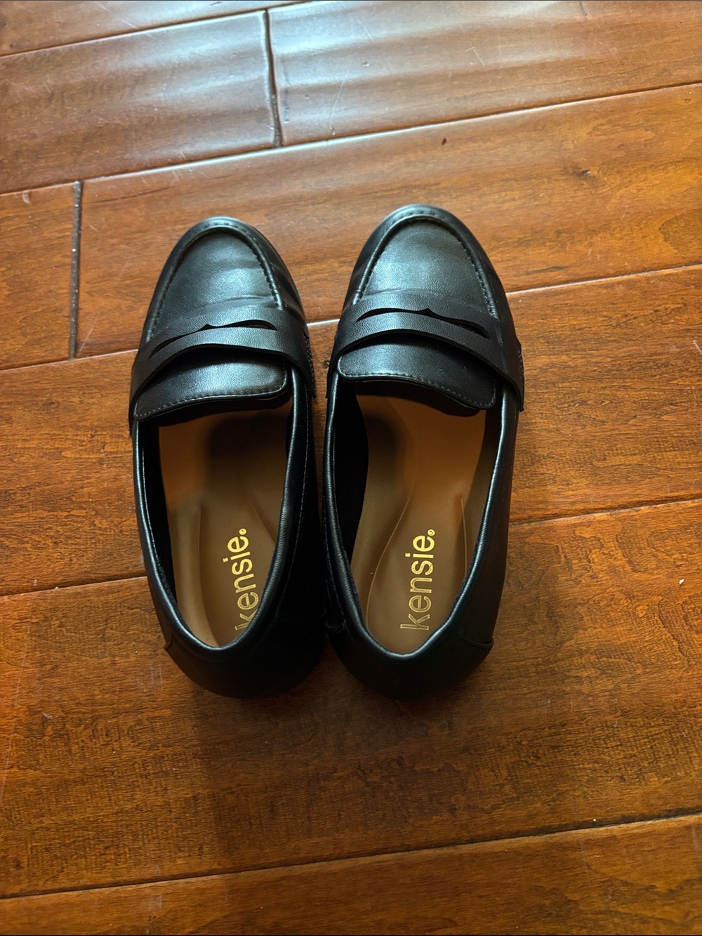 Kensie Black Leather Penny Loafers with Tan Insole